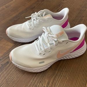Women’s Nike Revolution 5 Running Shoes- Size 10